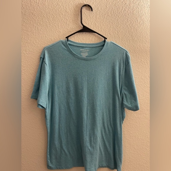 Banana Republic Tshirt - Picture 3 of 3